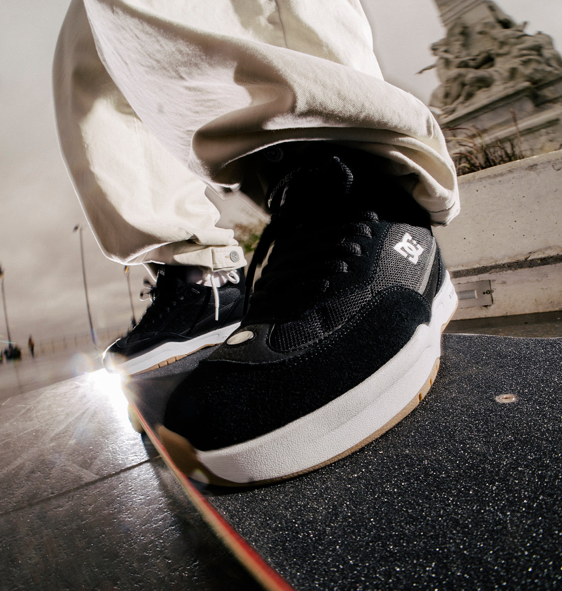 Men's JS-2 Shanahan Pro Skate Shoes - Black/White/Gum | DC Shoes