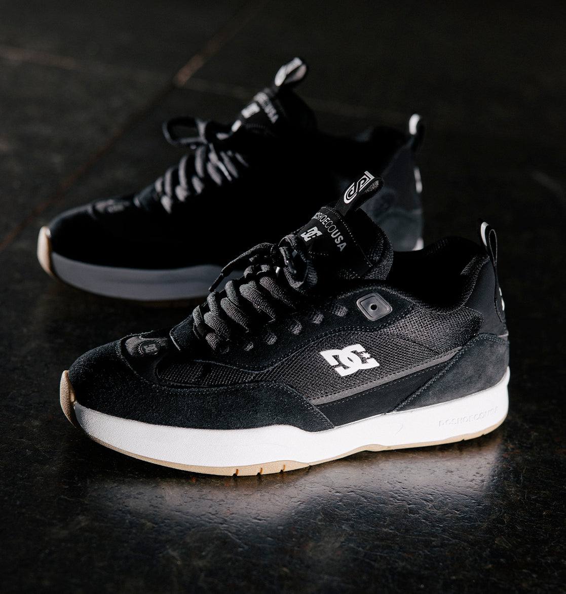 Men's JS-2 Shanahan Pro Skate Shoes - Black/White/Gum | DC Shoes